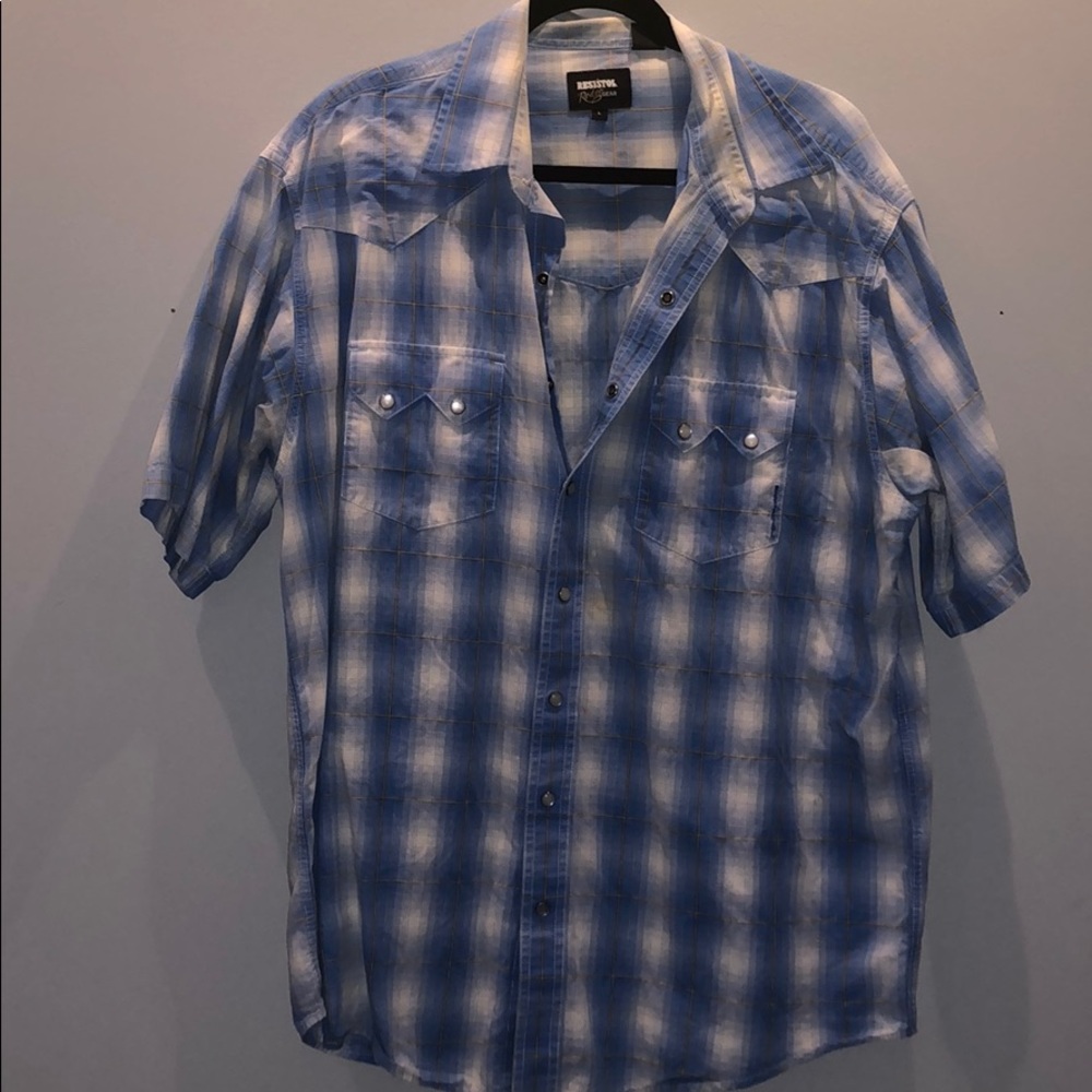 Short sleeve button up
